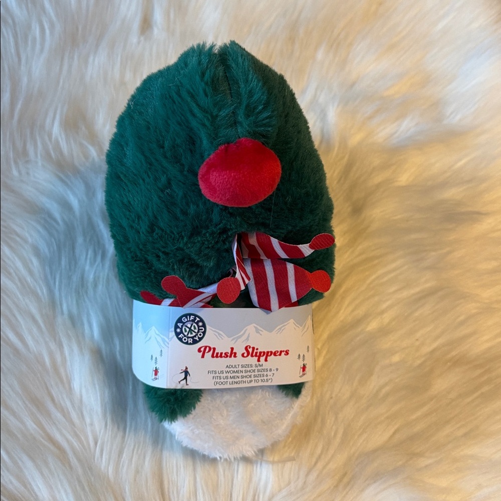 Target Bullseye’s Playground Christmas Elf Slippers -Adult S/M